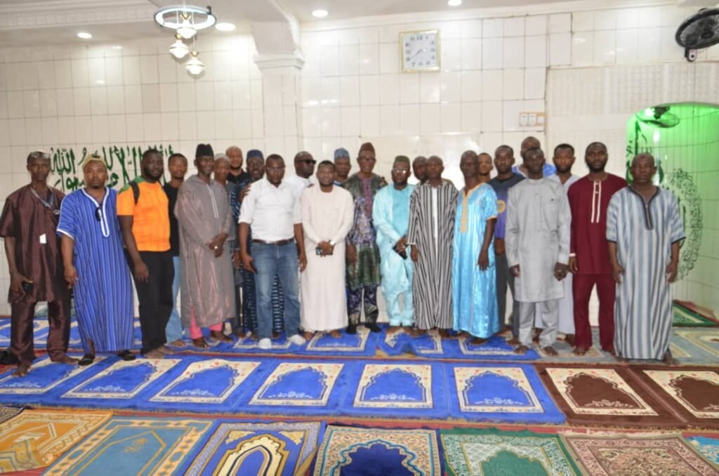 IMG-20260308-WA0001-1024x678 Conakry : Lecture du Saint Coran et la distribution des vivres à Gbessia Cité 3.